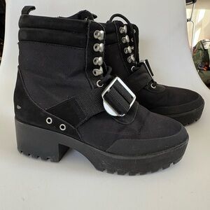 Steve Madden women’s grunge fashion lug sole heel boot black size 5